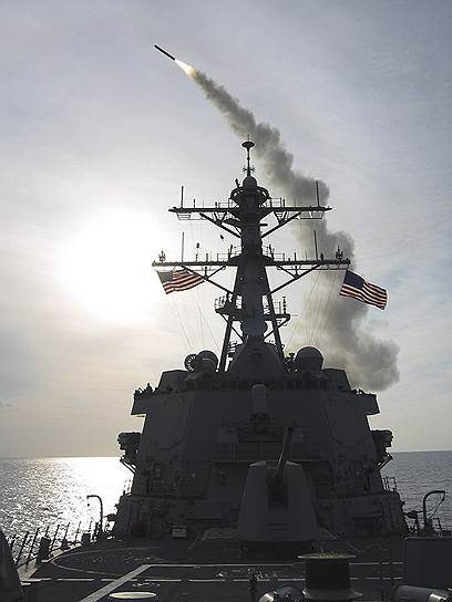США нацелили на Сирию более 100 крылатых ракет, размещенных на бомбардировщиках и кораблях ВМС 