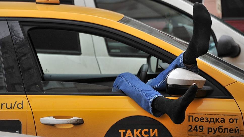 Госдума вводит обязательную страховку перевозок в такси