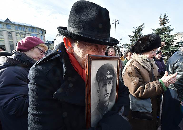 Для родственников репрессированных акции памяти становятся символом того, что преступления прошлого не забыты