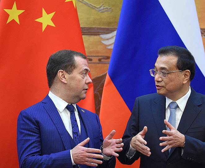 На переговорах в Пекине глава правительства РФ Дмитрий Медведев и премьер Госсовета КНР Ли Кэцян обсуждали в том числе возможности достижения долгосрочной цели удвоения товарооборота между двумя странами