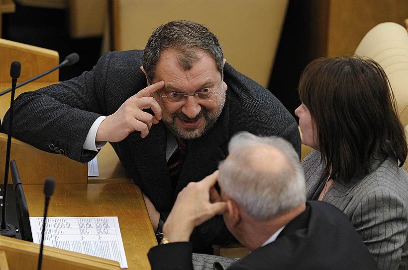 Депутат Госдумы Владислав Резник предлагает обсудить, нельзя ли в виде исключения и за деньги поохотиться на животных из Красной книги