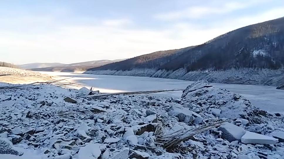 Бурейской ГЭС воды хватит до апреля