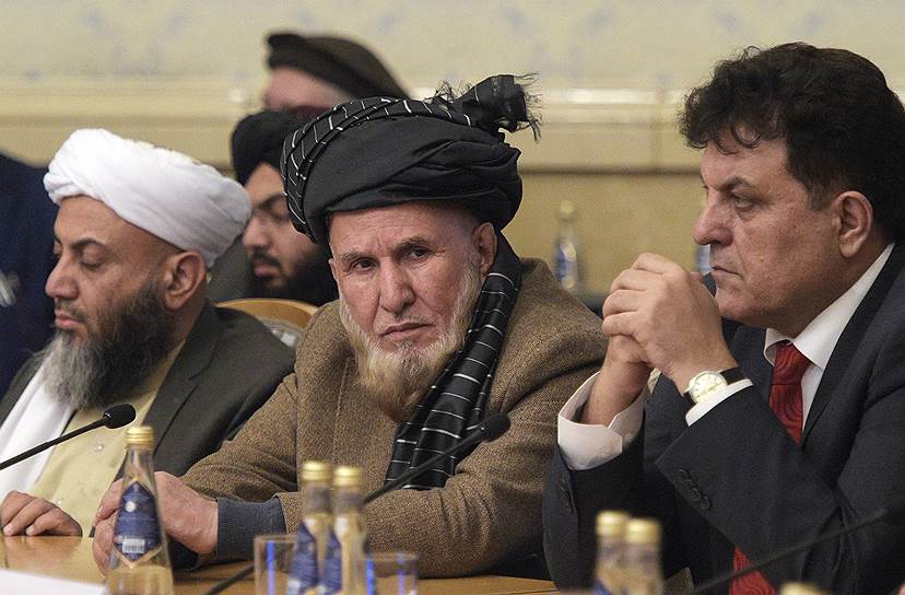 Начавшаяся вчера конференция в «Президент-отеле» внешне выглядела как внутриафганская встреча, да и по сути являлась таковой