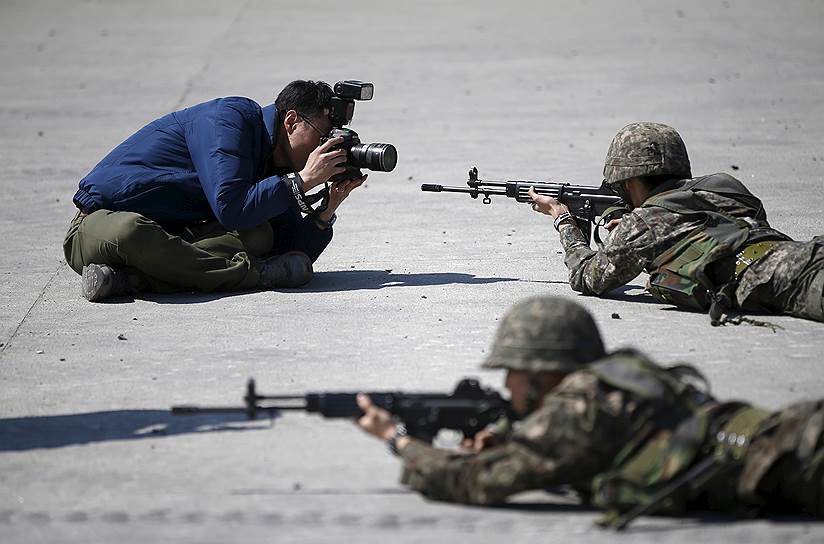 После отмены широкомасштабных учений США и Южной Кореи (на фото: маневры Foal Eagle в 2015 году) южнокорейские военные перестают смотреть на КНДР сквозь прицел