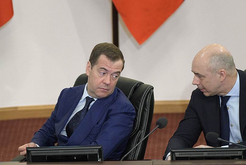 При поддержке премьер-министра Дмитрия Медведева Минфин под руководством Антона Силуанова продолжит работу над приравниванием неналоговых платежей к налогам