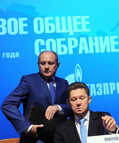 Глава «Газпрома» Алексей Миллер расширил сферу ответственности зампреда правления Виталия Маркелова (слева)