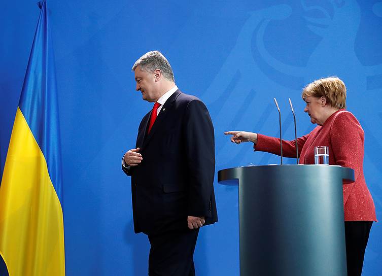 Канцлер ФРГ Ангела Меркель рассказала, что находится «в постоянном контакте» с президентом Украины Петром Порошенко — и его участие в избирательной кампании этому не мешает