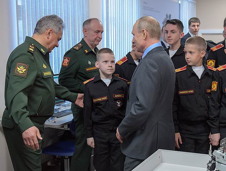 Воспитанники училища в общении с Владимиром Путиным показывали себя настоящими суворовцами