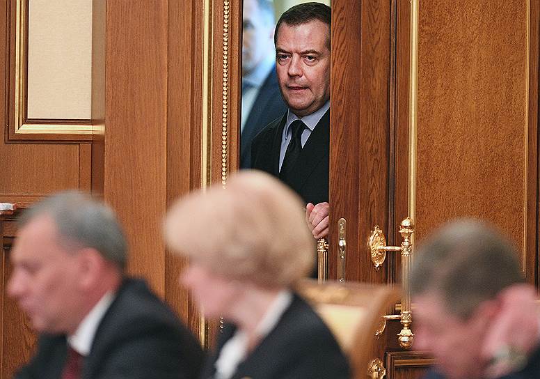 Во вторник на рабочей встрече Дмитрия Медведева с вице-премьерами выяснилось: сильнее всего с учетом в электронном бюджете отстает передовой цифровой нацпроект