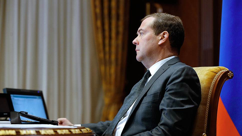 За что Дмитрий Медведев ругал правительство и губернаторов