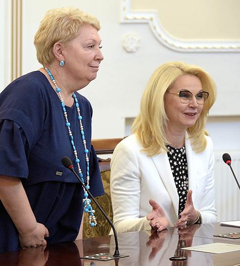 Вице-премьер Татьяна Голикова (справа) и министр просвещения Ольга Васильева сдвигают приоритеты образования для обеспечения нацпроектов компетентными кадрами