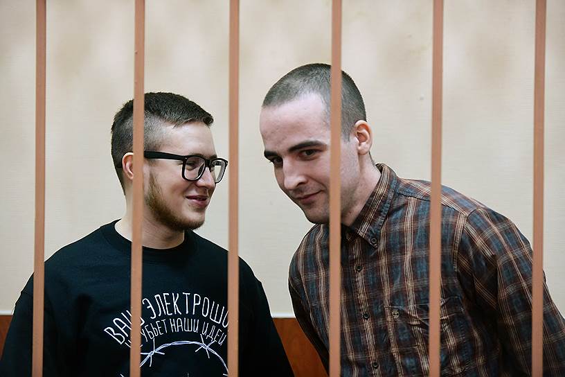 Виктору Филинкову (слева) и Юлию Бояршинову кажутся смешными некоторые детали обвинения