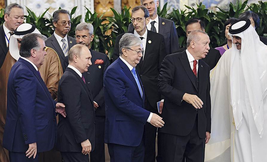 27 президентов и премьер-министров, собравшиеся в выходные в Душанбе, серьезно восприняли идею сделать Совещание по взаимодействию и мерам доверия в Азии постоянно действующей международной организацией