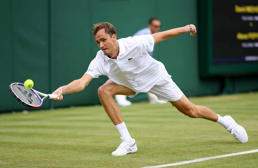 Выйдя в третий круг Wimbledon, Даниил Медведев довел количество матчей, выигранных в этом году, до 30. Это четвертый показатель в ATP