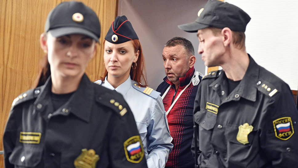 Бывший замначальника управления «К» ФСБ Дмитрий Фролов (второй справа)