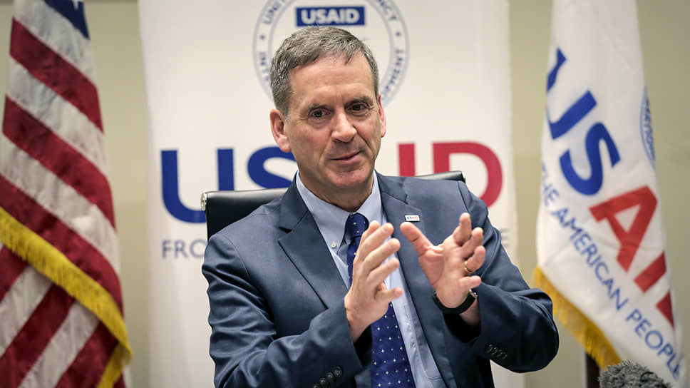 Директор USAID Марк Грин без обиняков заявил, что миссия его организации — предоставление партнерам и союзникам США «дополнительных инструментов» для борьбы со злонамеренным влиянием России