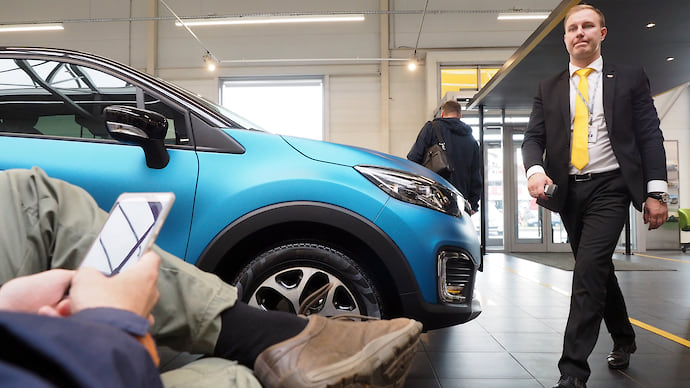 Авторынок накатил на отстающих