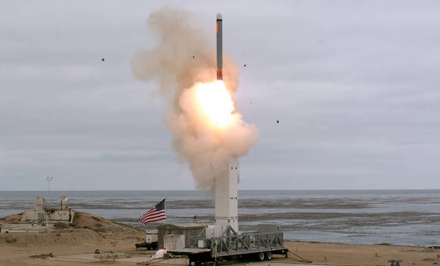Пентагон испытал ракету Tomahawk в варианте, который прежде запрещал ДРСМД. Согласно официальному сообщению, «опытная ракета покинула наземную мобильную пусковую установку и точно поразила мишень после более чем 500 км полета»