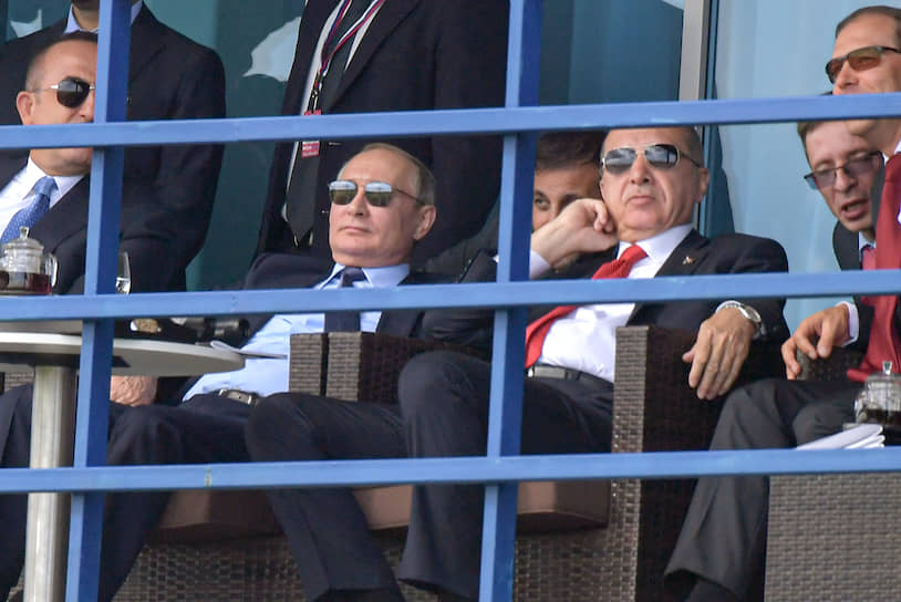 Владимир Путин и Реджеп Тайип Эрдоган на земле чувствовали себя так же расслабленно, как пилоты — в небе