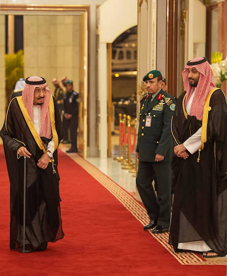 Король Саудовской Аравии Сальман бен Абдель Азиз Аль Сауд (слева) и наследный принц Мухаммед бен Сальман готовы к переговорам с Владимиром Путиным, несмотря на разногласия по Ирану