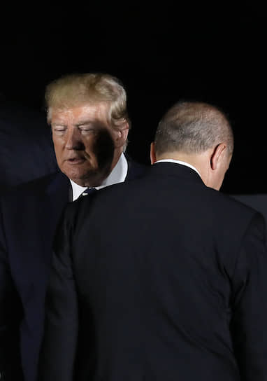 Президент США Дональд Трамп считает выполненными договоренности по Сирии с турецким коллегой Реджепом Тайипом Эрдоганом (справа)