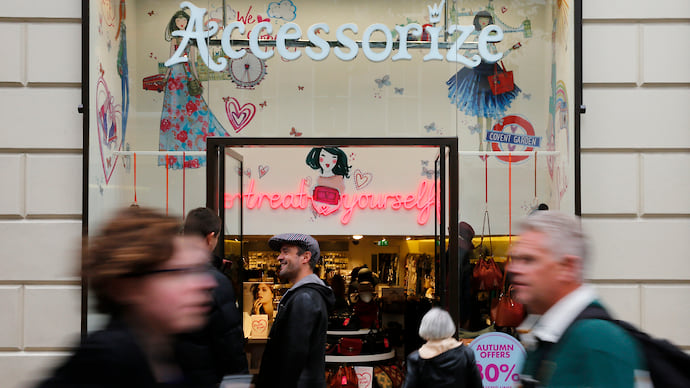 Accessorize разворачивается к России