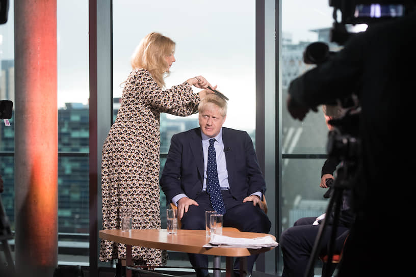 Бывший журналист, а ныне премьер-министр Великобритании Борис Джонсон не любит появляться в студиях BBC