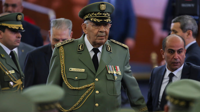Алжирская армия потеряла примирителя
