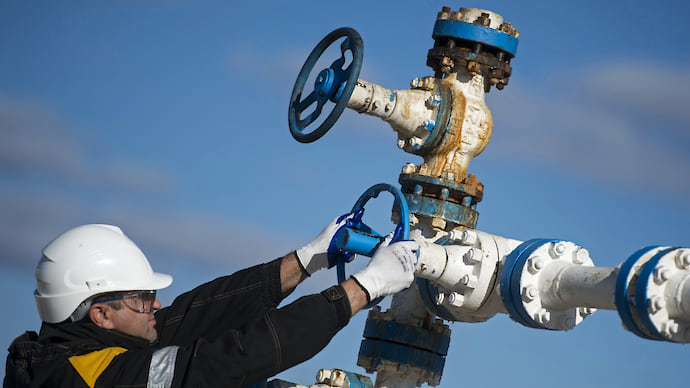 Не смыкая газ