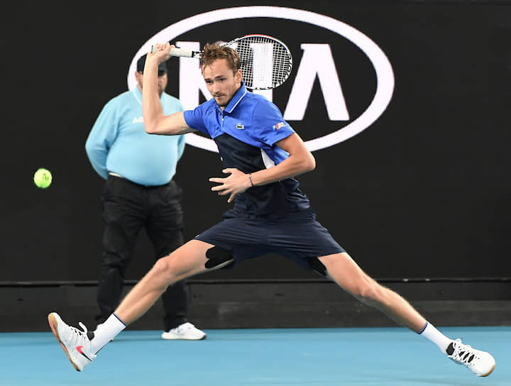 Российский теннисист Даниил Медведев во время матча с испанским теннисистом Педро Мартинесом
