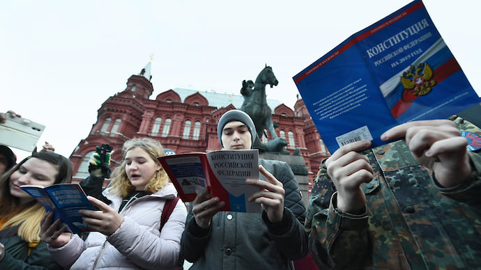 Поправки попали под дружественный огонь
