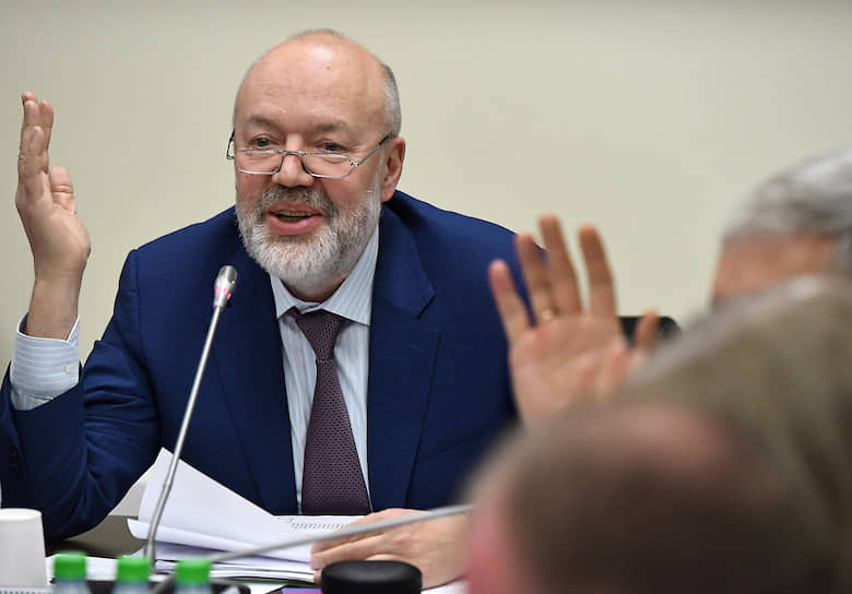 Павел Крашенинников предложил коллегам по Госдуме называться суперменами, но идею вписать в Конституцию сенаторов не поддержал