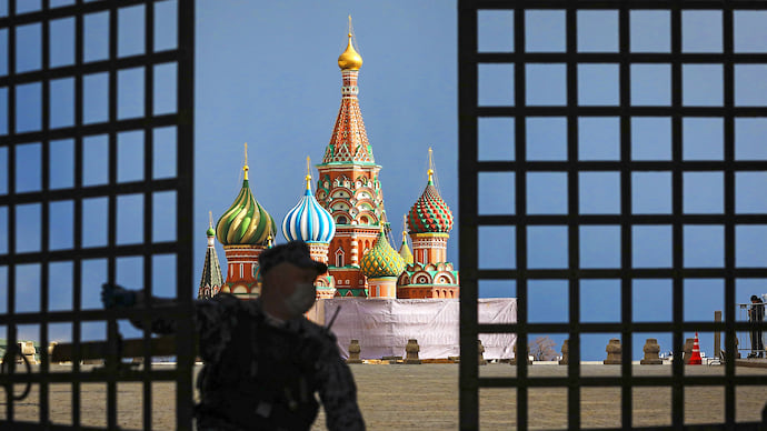 Компании превосходят граждан в пессимизме