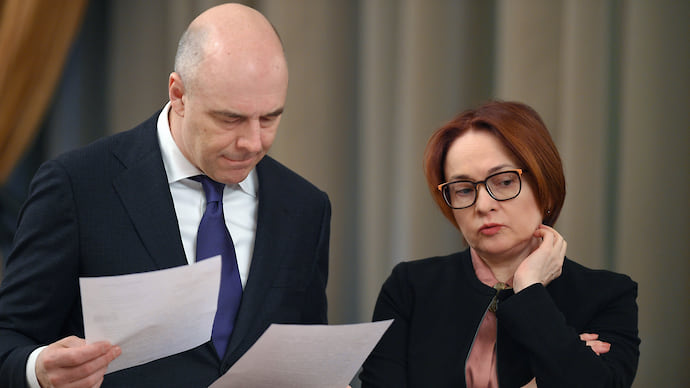 Бюджет переходит на минус