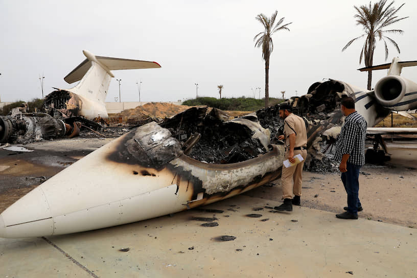Силы Правительства национального согласия (ПНС) захватили международный аэропорт Триполи, который до этого нещадно бомбили