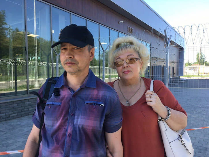 Житель Петрозаводска Алексей Новиков, которому угрожает деление гражданства РФ, и его жена Ольга Барышева