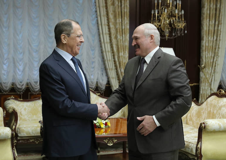 На встрече в Минске глава МИД РФ Сергей Лавров и президент Белоруссии Александр Лукашенко заверяли друг друга, что неразрешимых противоречий между двумя странами нет