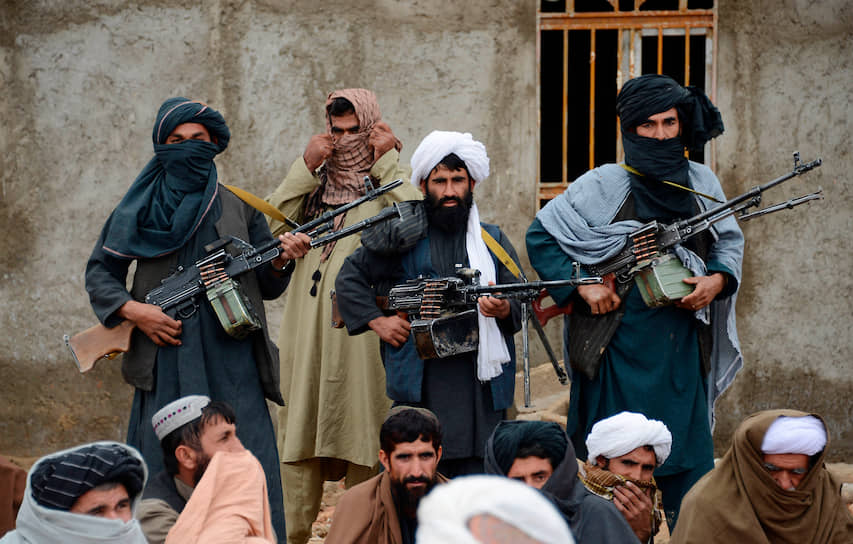 Утверждение талибов о том, что они не имеют дела ни с одной из иностранных спецслужб, не вполне соответствует действительности. Их связь с Межведомственной разведкой Пакистана — общеизвестный факт