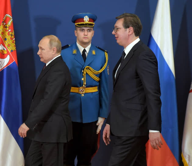 Президент России Владимир Путин (слева) и президент Сербии Александр Вучич