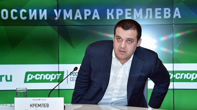 Боксер берется за лом