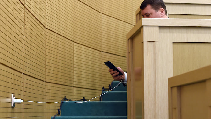Адаптеры подключились к контрафакту