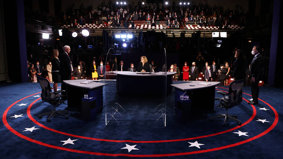 Дебаты кандидатов в вице-президенты США — Майка Пенса и Камалы Харрис (на фото: вместе со своими супругами) — прошли непривычно спокойно для этой избирательной кампании