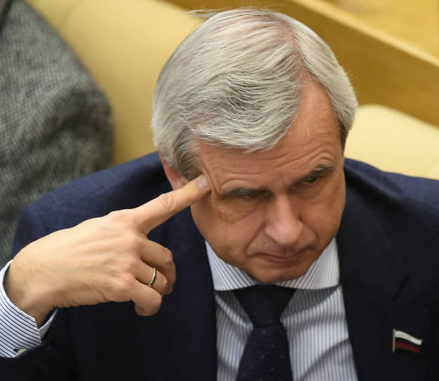 Депутат Лысаков резко отзывался о «Единой России» и теперь лишится должности