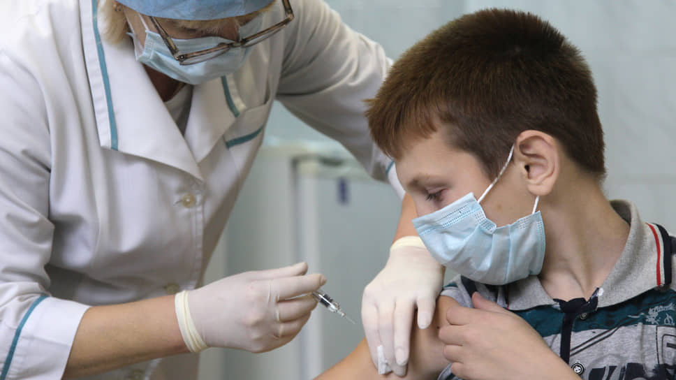 Почему студенты московских вузов жалуются на принудительную вакцинацию от гриппа