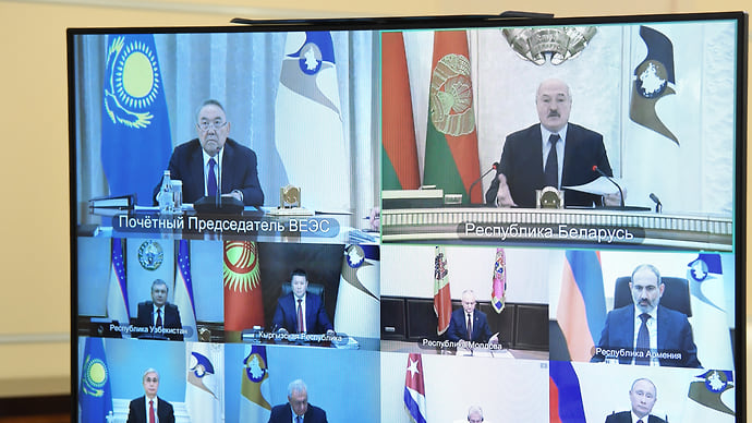 Александр Лукашенко пост сдал