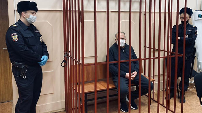 Михаилу Меню напоминают о строительном прошлом