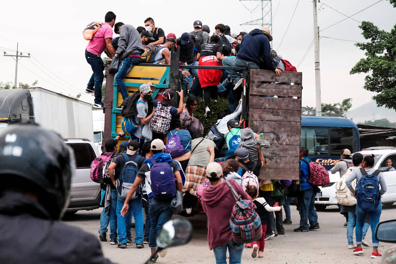Караван мигрантов, направляющихся из Гондураса в США