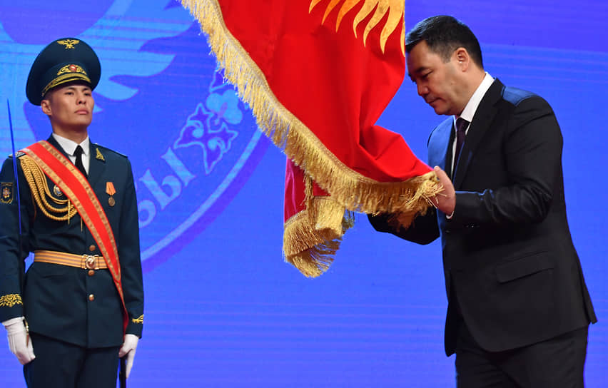 Уже известно, что новый президент Киргизии Садыр Жапаров, инаугурация которого состоялась в четверг, свой первый зарубежный визит нанесет в Россию
