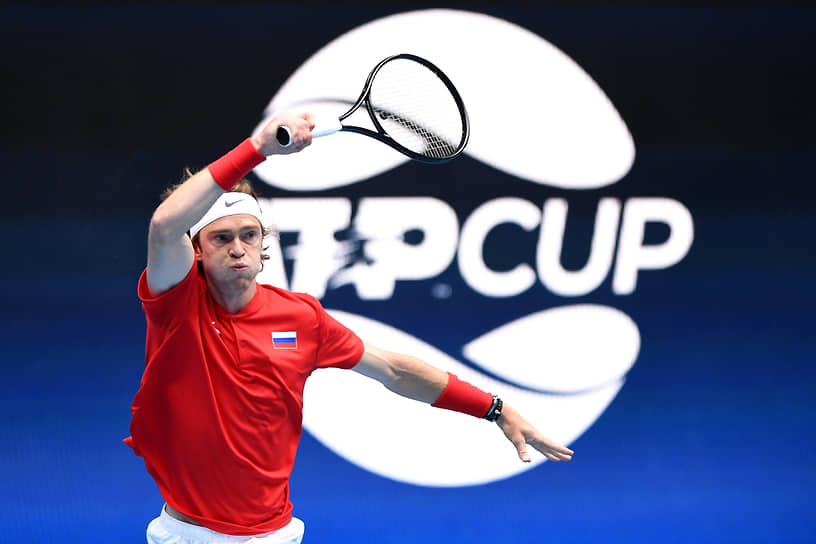 Андрей Рублев (на фото) на две свои победы на групповом этапе ATP Cup — над аргентинцем Гвидо Пельей и японцем Ёсихито Нисиокой — затратил всего два часа и четыре минуты