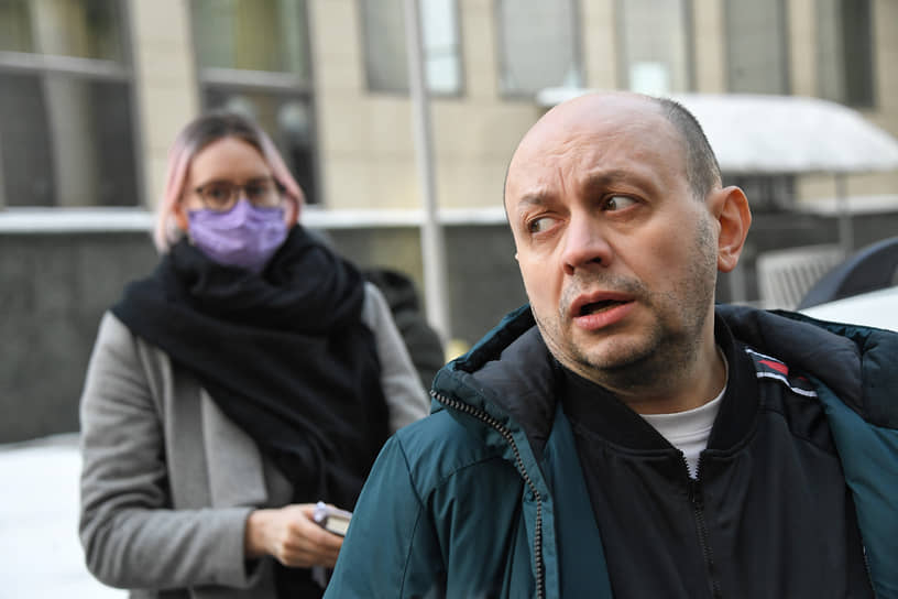 Сергею Смирнову не удалось убедить суд, что шутка о его внешнем сходстве с лидером панк-группы «Тараканы» Дмитрием Спириным не является административным нарушением